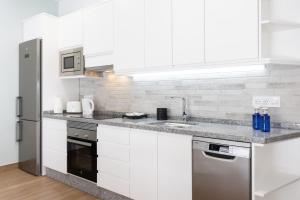 Sunnyland Santa Cruz Loft parking