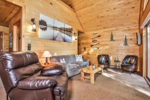Two-Bedroom Chalet room in 6 Acre Chalet - Hiller Vacation Homes Chalet