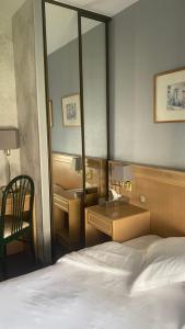 Hotels Blanche de Castille : Chambre Double