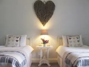 Lobhill Farmhouse Bed and Breakfast and Self Catering Accommodation - Coryton