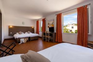 Hotels Hotel Les Lentisques : photos des chambres