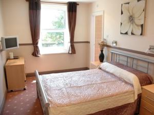 Double Room with Private Bathroom room in Hussar Inn