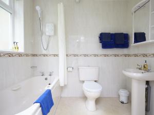 Twin Room with Bath room in St Maur