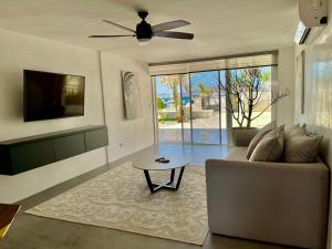 Amazing condo Sea Front top location in La Paz - salty water pool and jacuzzis