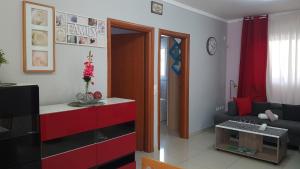 Renovated lovely apartment near airport & sea