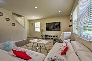 Jax Home with Yard - 10 Mi to Adventure Landing! - Lawtey