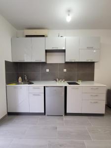 Apartment Diamond -modern and lovely seaside studio apartment