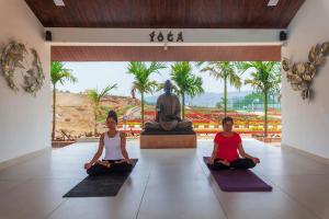 La Palm by StayVista - Mountain-view villa, boasting a spacious pool, Gym, Indoor games, Basketball court & A lush lawn with a gazebo