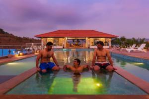 La Palm by StayVista - Mountain-view villa, boasting a spacious pool, Gym, Indoor games, Basketball court & A lush lawn with a gazebo