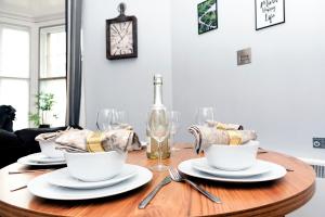 Wrexham Central Stay - Apartment Six