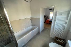 Spacious Villa. Large Rooftop. 4 Bedroom Sleeps 8