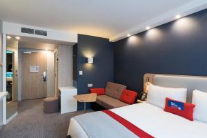 Hotels Holiday Inn Express - Paris - CDG Airport, an IHG Hotel : photos des chambres