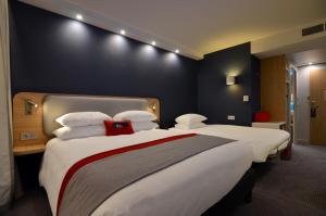 Hotels Holiday Inn Express - Paris - CDG Airport, an IHG Hotel : photos des chambres