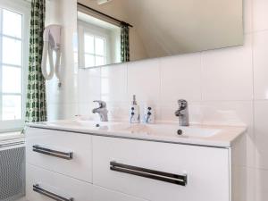 Maisons de vacances Holiday Home Les Embruns by Interhome : photos des chambres