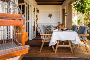 DELUXE VILLA BELLA VITA AIR CON & HEATED POOL, Tenerife South