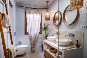 DELUXE VILLA BELLA VITA AIR CON & HEATED POOL, Tenerife South