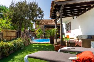 DELUXE VILLA BELLA VITA AIR CON & HEATED POOL, Tenerife South