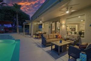 Sun City Grand Golf Course Gem with Pool, Spa and Cart