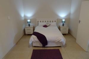 Lovely 2-bedroom apartment with free parking on premises