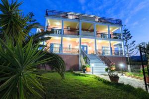 Cozy Flat at Regina Apartments