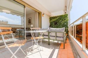 Stylish 1-Bedroom Apartment Close to Beaches