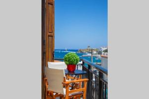 Seaview Stylish Flat in Andros - walk to beach