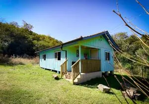 Casa colonial azul Santuário Bellatrix - Bocaiúva do Sul