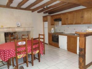 Maisons de vacances Gite Restigne, 4 pieces, 6 personnes - FR-1-381-236 : photos des chambres