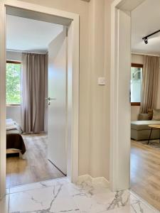 City Centre Bright & Cozy Apartment for 4 persons