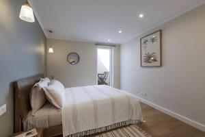 Peixeira Studios and Apartments