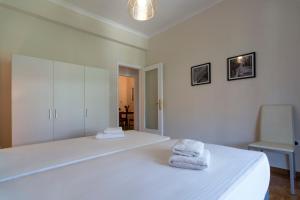 Acropolis View 2BD Apt next to Museum & Metro