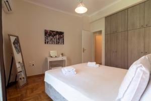 Acropolis View 2BD Apt next to Museum & Metro