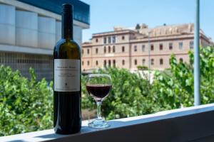 Acropolis View 2BD Apt next to Museum & Metro