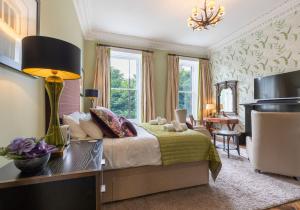 The Edinburgh Address - Castle View Apartment