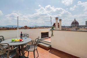 GuestHost - San Marco Apartment with Panoramic View