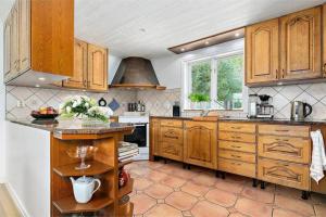 100 year old villa close to nature & lake