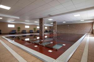 Hotels The Originals City, Relax'Otel & Spa, Le Barcares : photos des chambres