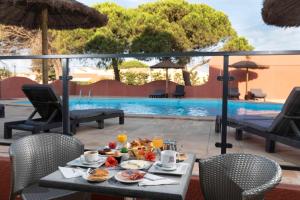 Hotels The Originals City, Relax'Otel & Spa, Le Barcares : photos des chambres
