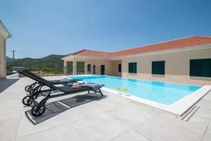 LUXUS-VILLA mit 4 Schlafzimmern und POOL in der Nähe von Dubrovnik Kroatien und Bosnien - Ravno