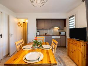 Appartements Apartment La Cote Fleurie-6 by Interhome : photos des chambres