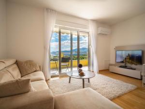 Apartment Kvarner house-1 by Interhome