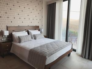 King Crimson Luxury Apartments