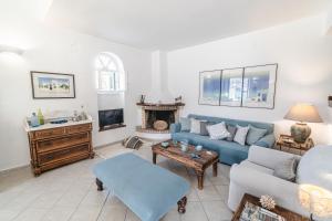 Seafront Central 3 BDR House with Sunrise Sea Views