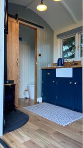 Bannfield shepherds hut