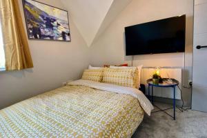 Stunning Apartment - 5 Minute Walk to the Best Beach! - Great Location - Parking - Fast WiFi - Smart TV - Newly decorated - Close to Bournemouth & Poole Town Centre & Sandbanks