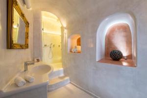 Villa Renos Hotel Santorini Greece