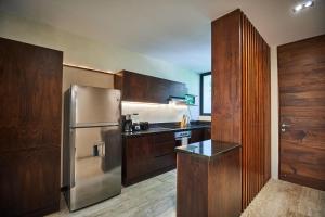 Odyssey - Private plunge pool & Beach club access