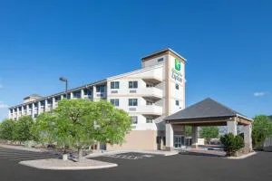 Holiday Inn Express & Suites Colorado Springs-Airport by IHG
