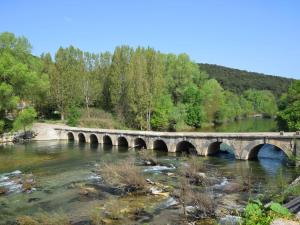 Maisons de vacances Charming Holiday Home In Montclus with Terrace : photos des chambres