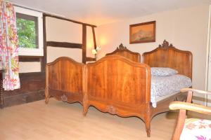 Double Room with Extra Bed room in CHEZ MYRIAM Bed and Breakfast chez le VIGNERON